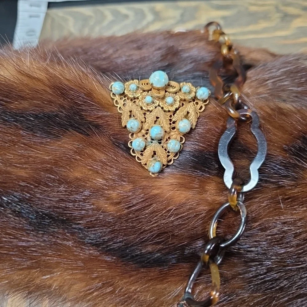 Vintage Gold Tone And Turquoise‎ Shaw Clip Scarf Broach